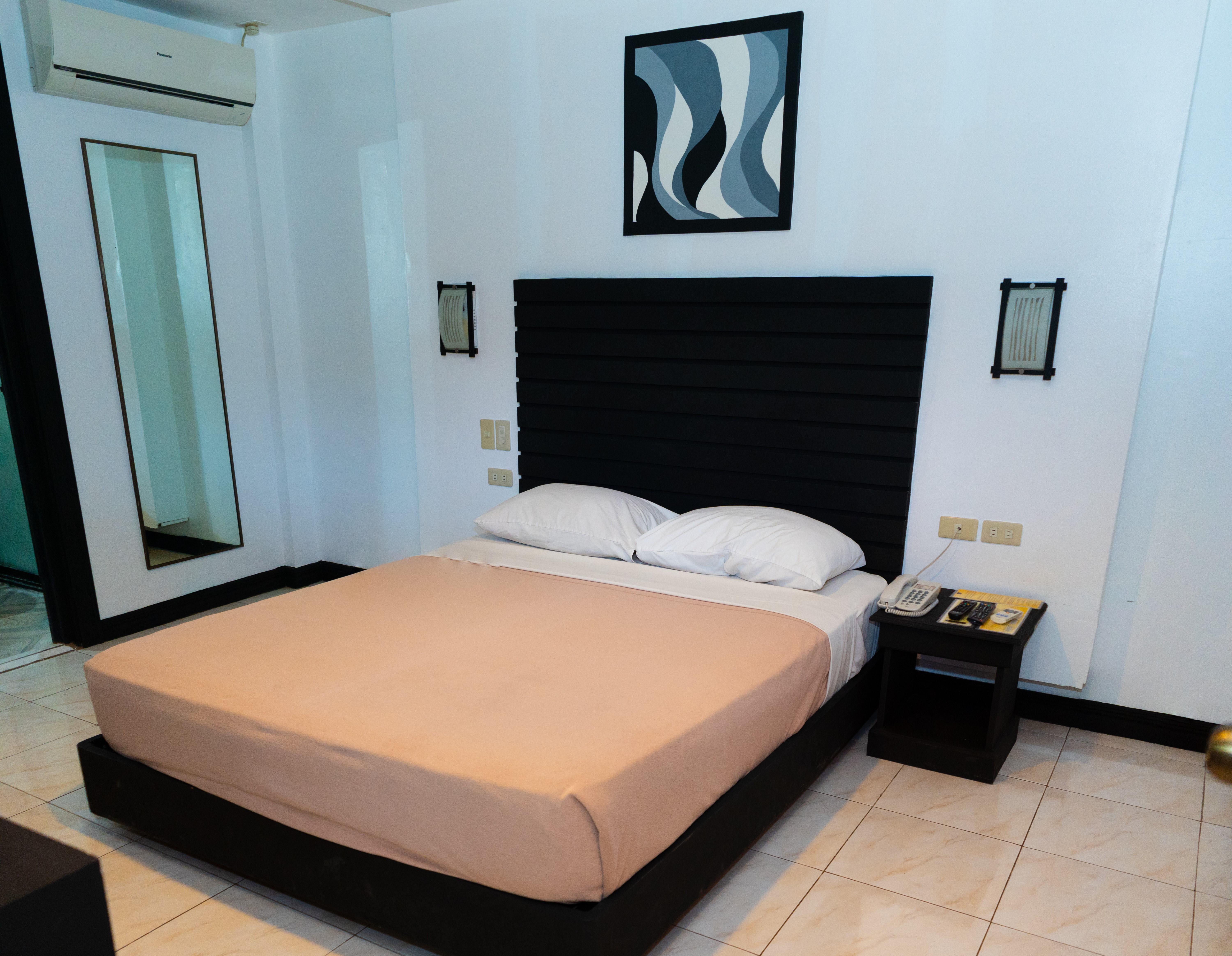 Davao Royal Suites And Residences Екстериор снимка
