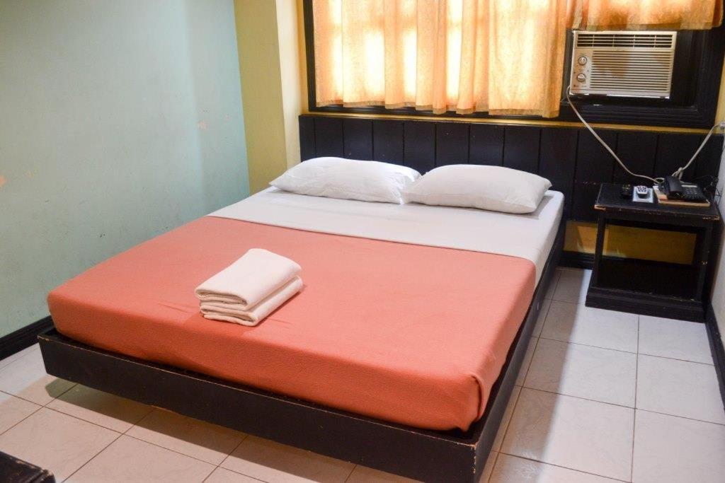 Davao Royal Suites And Residences Екстериор снимка