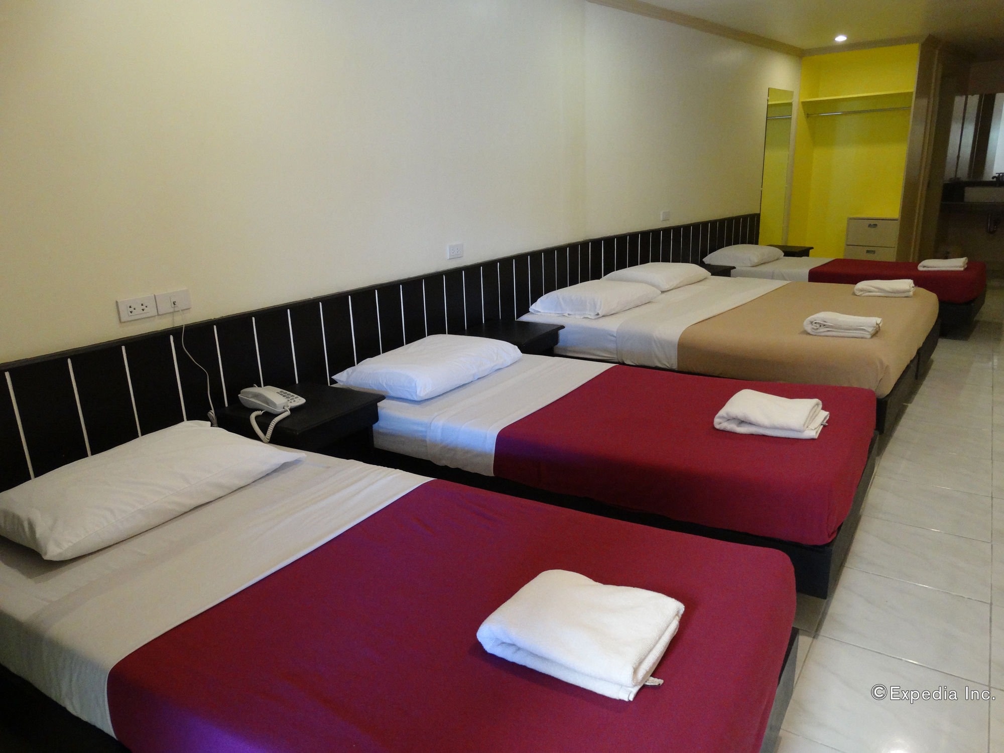 Davao Royal Suites And Residences Екстериор снимка
